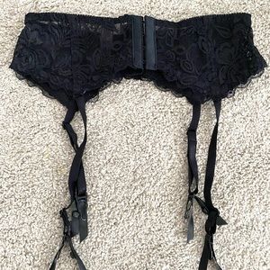 Black Garter Belt (One Size)